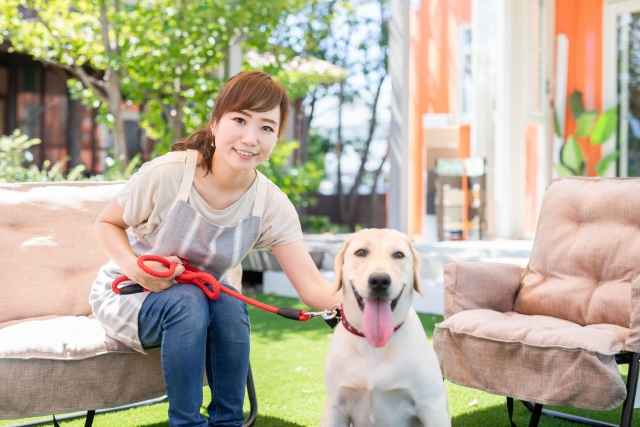 松江市の外構リフォーム(顧客と愛犬）