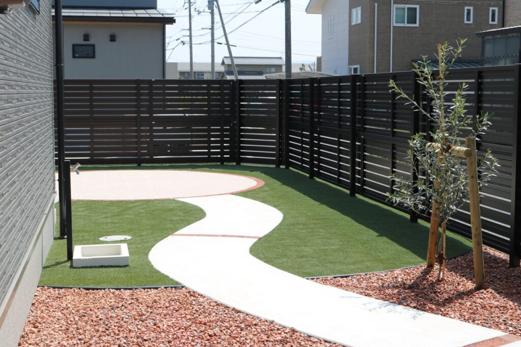 米子市で施工した目隠しフェンス事例