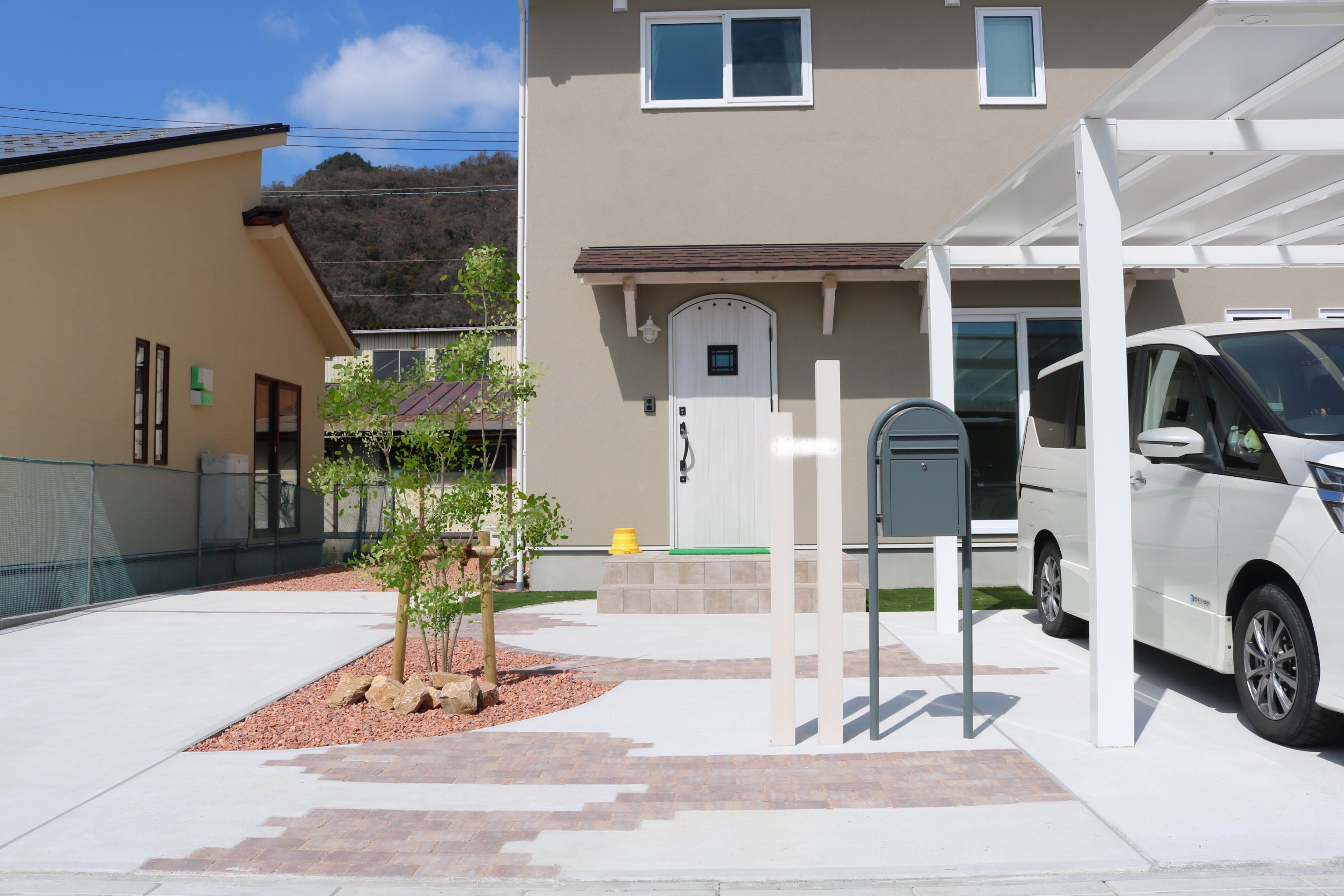 米子市 外構工事 玄関前アプローチと植栽デザイ