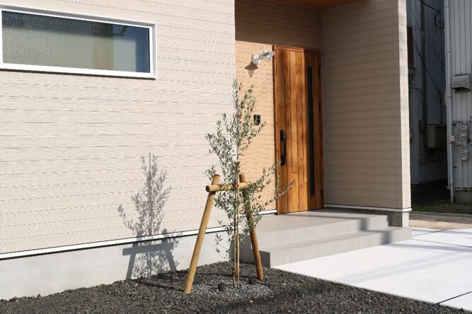 米子市 外構リフォーム 玄関前アプローチとフェンス施工事例