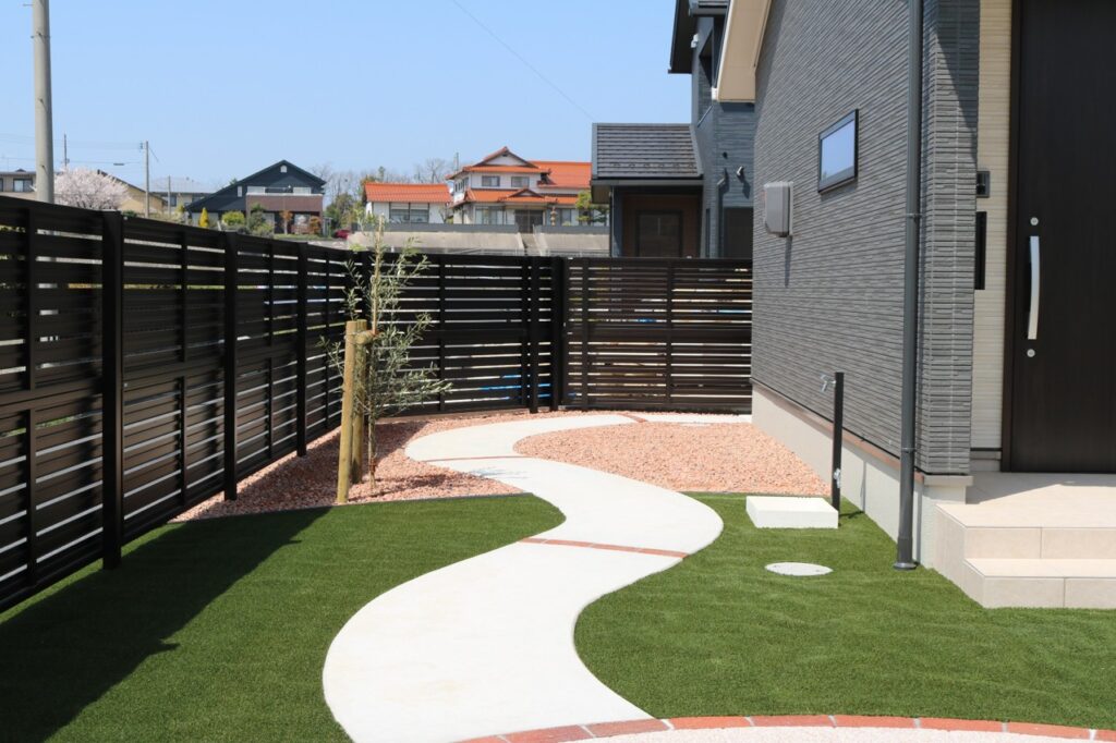 米子市で施工した目隠しフェンス事例