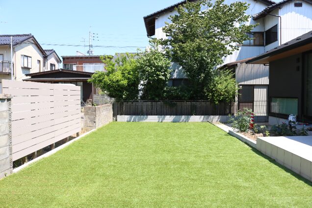米子市 外構工事 芝生を敷いた広い庭の事例