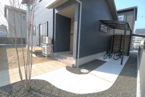 米子市 サイクルポート設置工事 シンプルで使いやすいデザイン