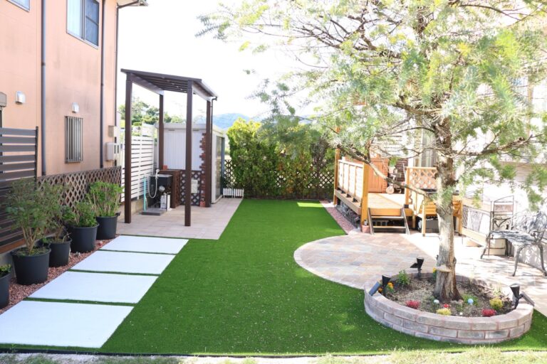 米子市の住宅で子どもが安心して遊べる人工芝の庭施工例