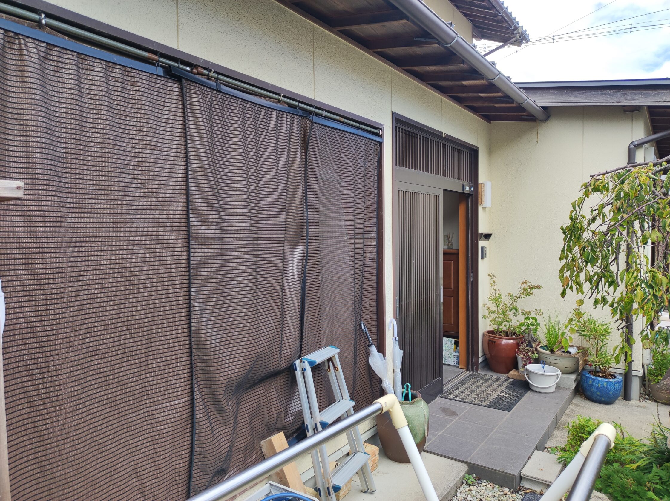 米子市 外構リフォーム 雨の日に不便な工事前の屋外スペース