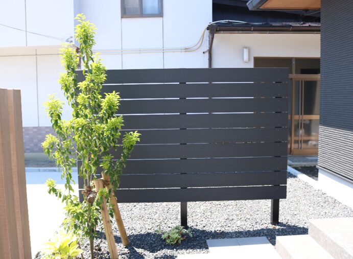 米子市 外構リフォーム 植栽と門柱を取り入れたアプローチ