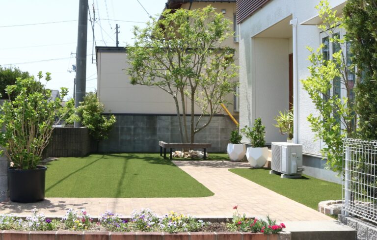 米子市 外構リフォーム 人工芝と植栽で整備された庭