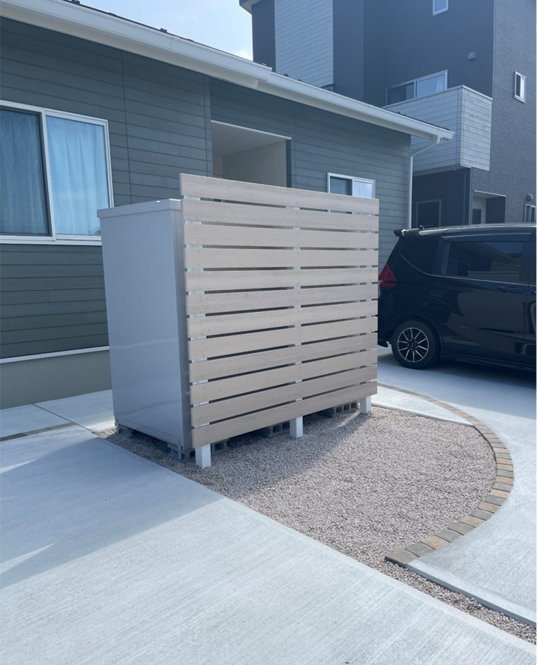 米子市 木目調フェンス付き駐輪場 外構施工事例