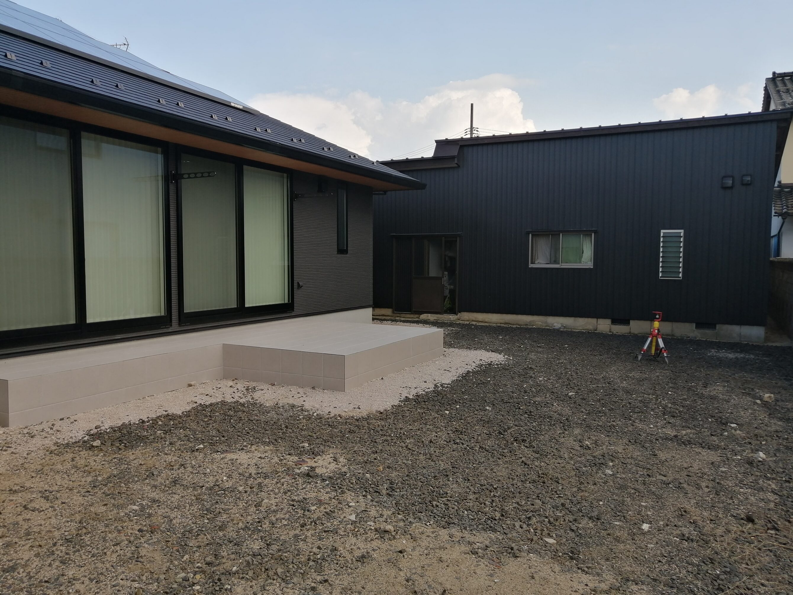 米子市 外構リフォーム 施工前の庭と駐車場の様子