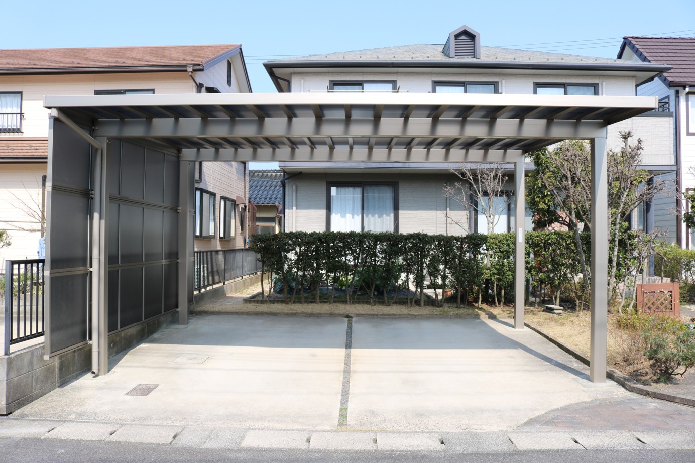 米子市で施工したソルディーポートのカーポート